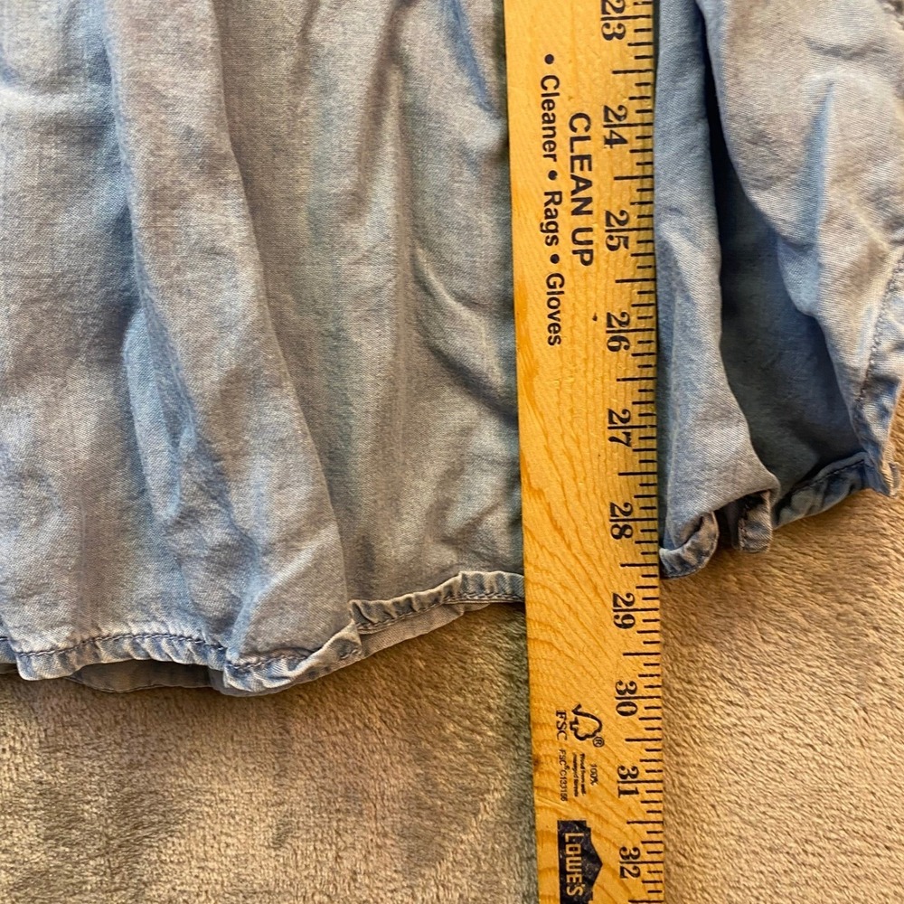 Terra & Sky Womens 2X Light Wash Sleeveless Pintuck Denim Shirt Button Down Top - Picture 3 of 5